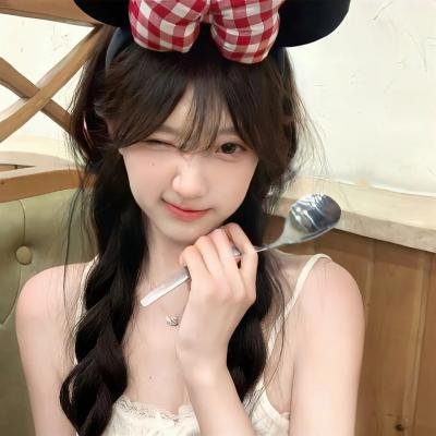 躲在阁楼的安妮·法兰克